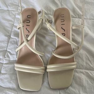 Cream ankle strap heals